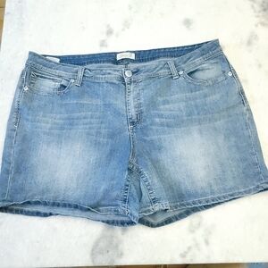 Seven7 Luxe Light Wash Denim Jean Shorts Plus Size 24